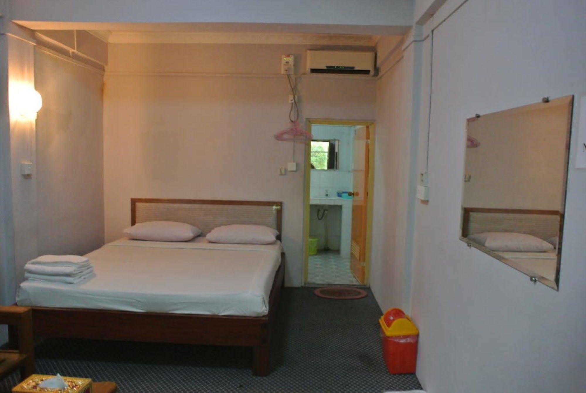 Yaewaddy Motel Gyogon Exteriör bild