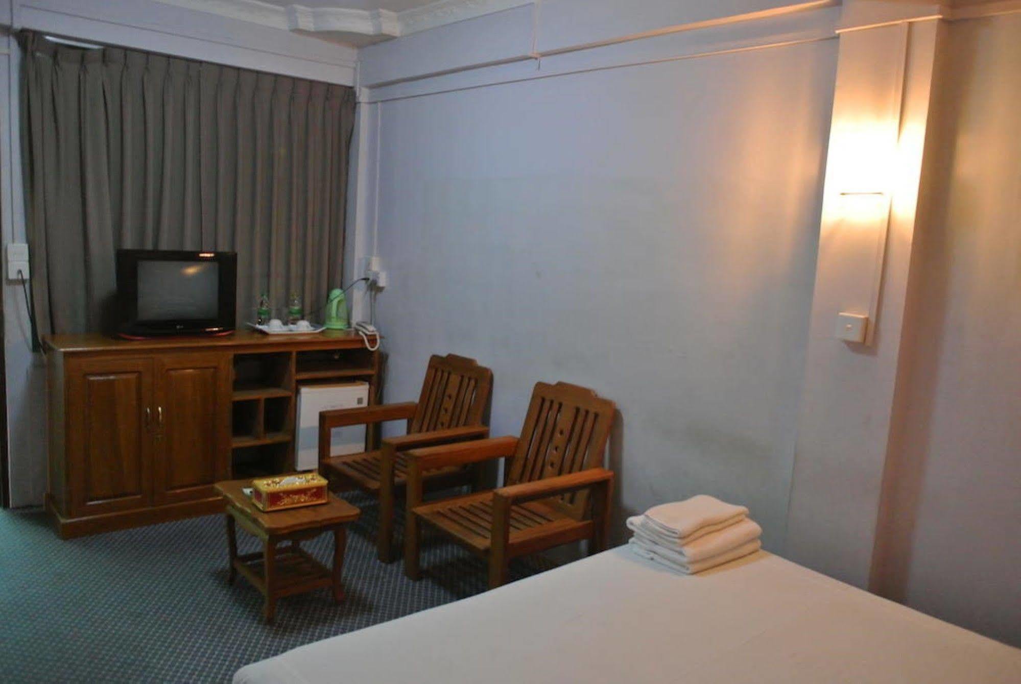 Yaewaddy Motel Gyogon Exteriör bild